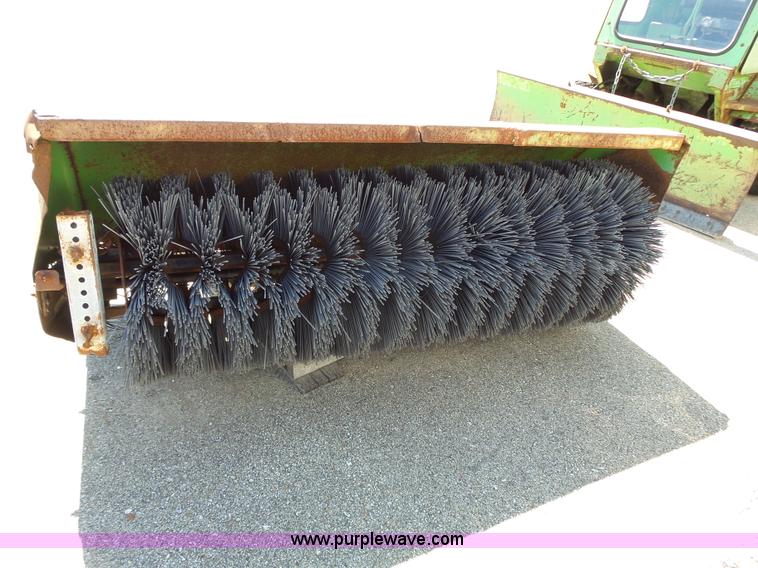 image for item J4067 CTL 2800 Turf Runner mower