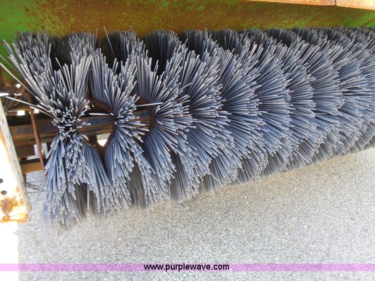 image for item J4067 CTL 2800 Turf Runner mower