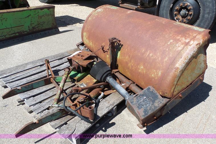 image for item J4067 CTL 2800 Turf Runner mower