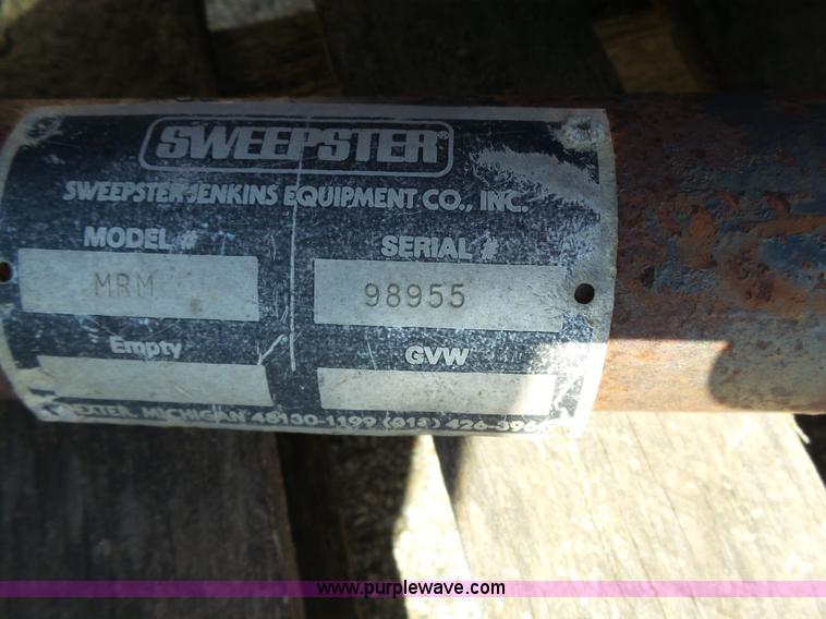 image for item J4067 CTL 2800 Turf Runner mower