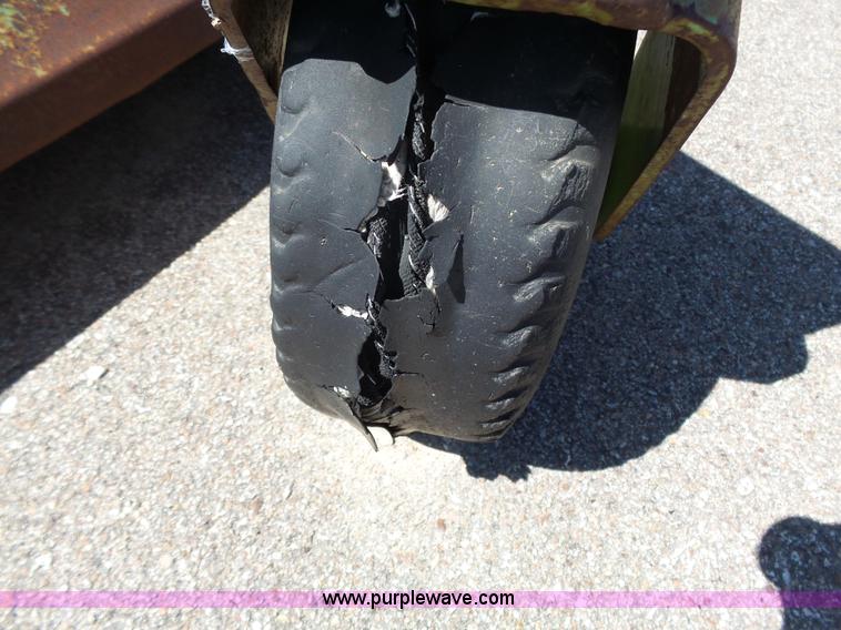 image for item J4067 CTL 2800 Turf Runner mower