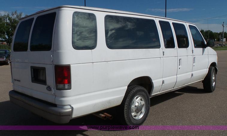 image for item J4832 1996 Ford Club Wagon van