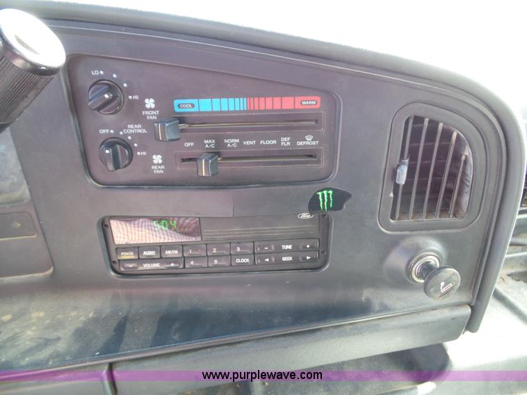 image for item J4832 1996 Ford Club Wagon van