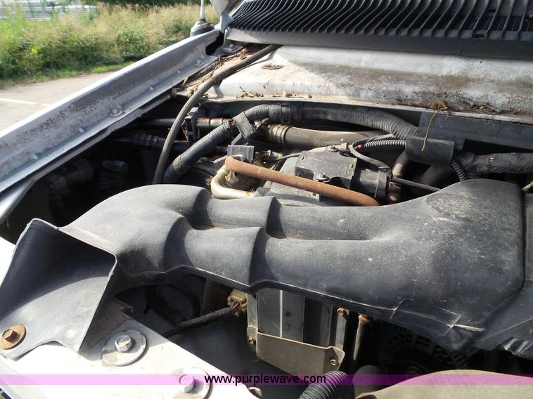 image for item J4832 1996 Ford Club Wagon van