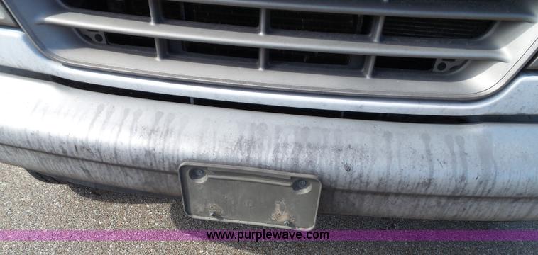 image for item J4832 1996 Ford Club Wagon van