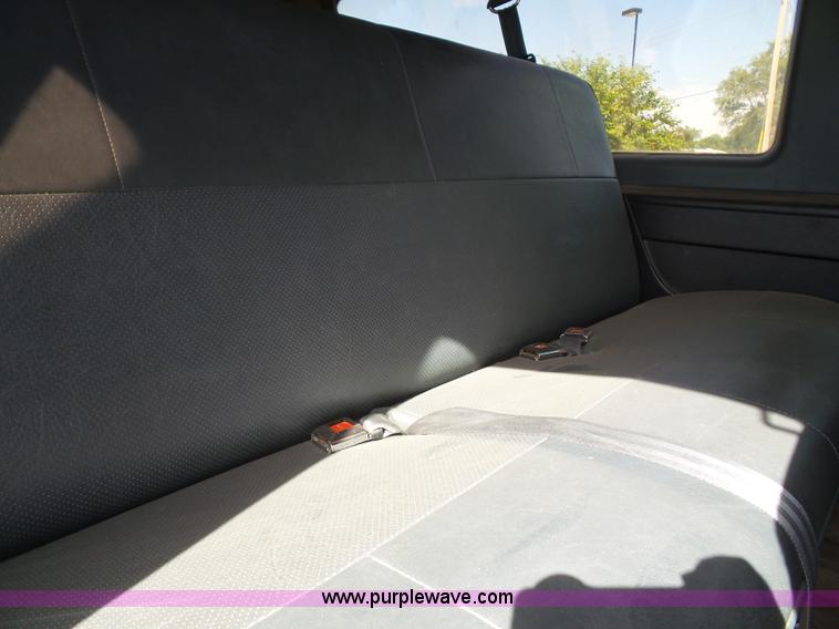 image for item J4832 1996 Ford Club Wagon van