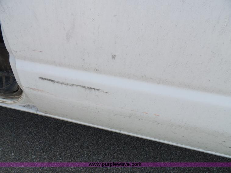 image for item J4832 1996 Ford Club Wagon van