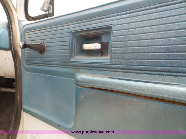 image for item J4835 1978 Chevrolet C60 dump truck