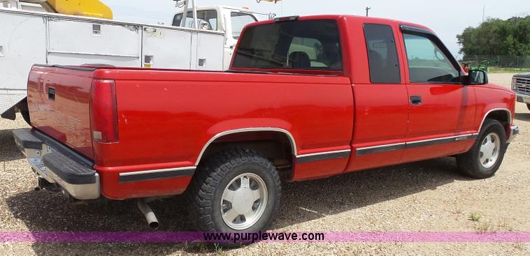 image for item J4838 1998 Chevrolet 1500 Ext. Cab pickup truck