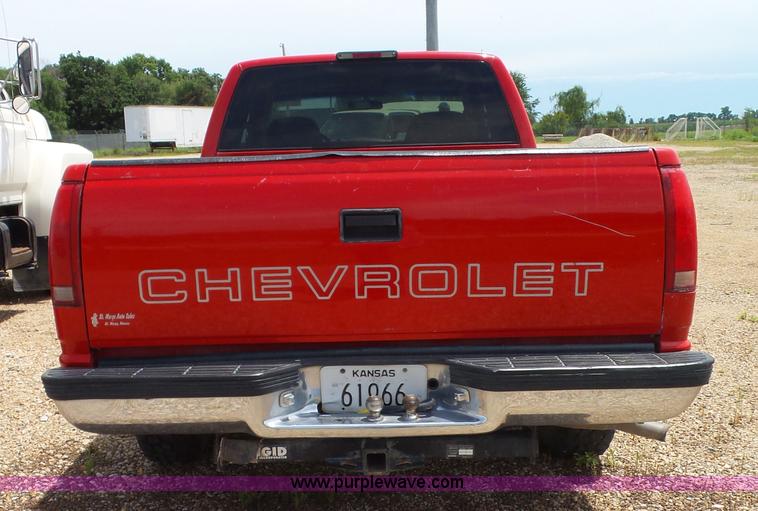 image for item J4838 1998 Chevrolet 1500 Ext. Cab pickup truck