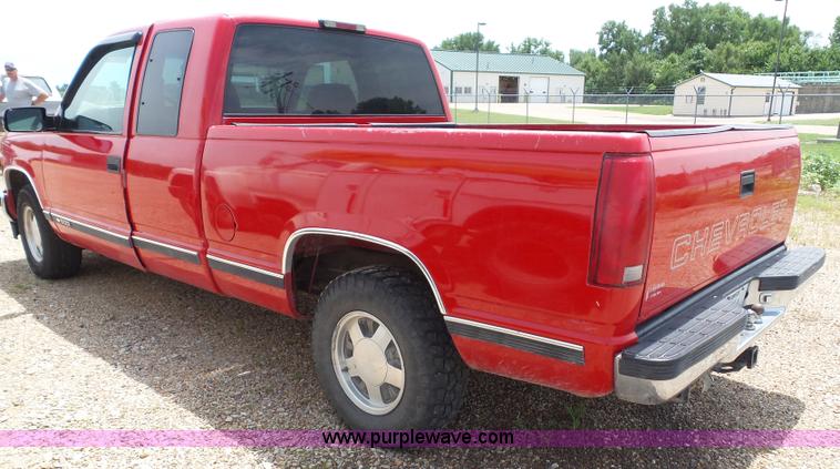 image for item J4838 1998 Chevrolet 1500 Ext. Cab pickup truck