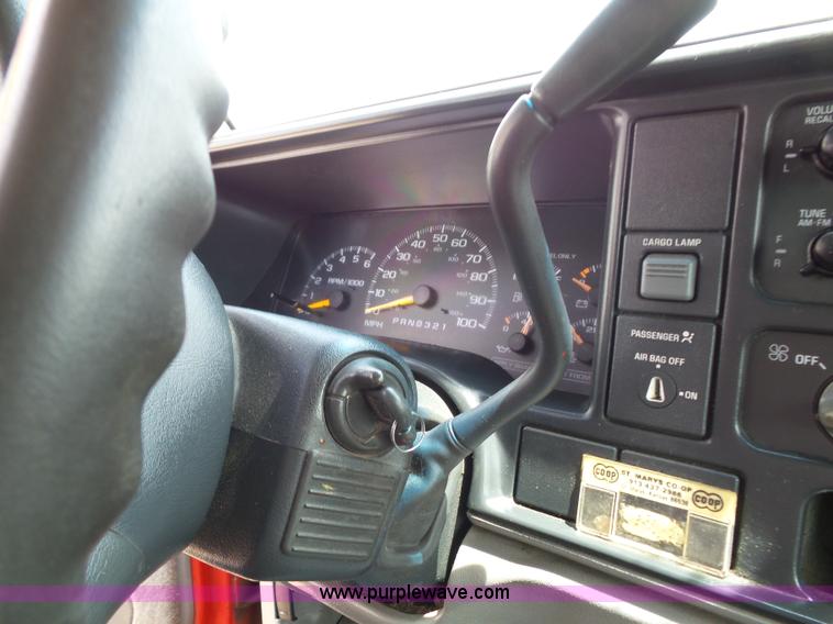 image for item J4838 1998 Chevrolet 1500 Ext. Cab pickup truck