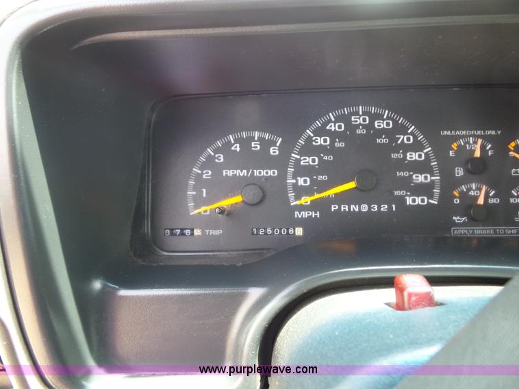 image for item J4838 1998 Chevrolet 1500 Ext. Cab pickup truck