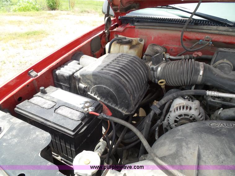 image for item J4838 1998 Chevrolet 1500 Ext. Cab pickup truck