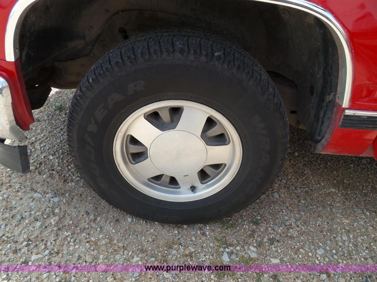 image for item J4838 1998 Chevrolet 1500 Ext. Cab pickup truck