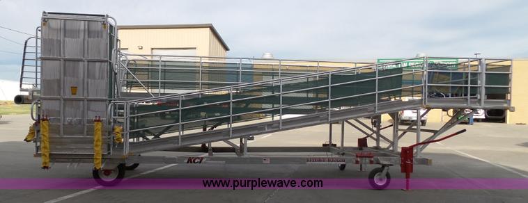 image for item J4851 2011 KCI GSE passenger boarding ramp