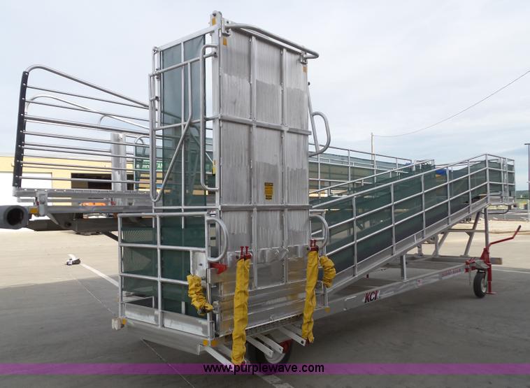 image for item J4851 2011 KCI GSE passenger boarding ramp