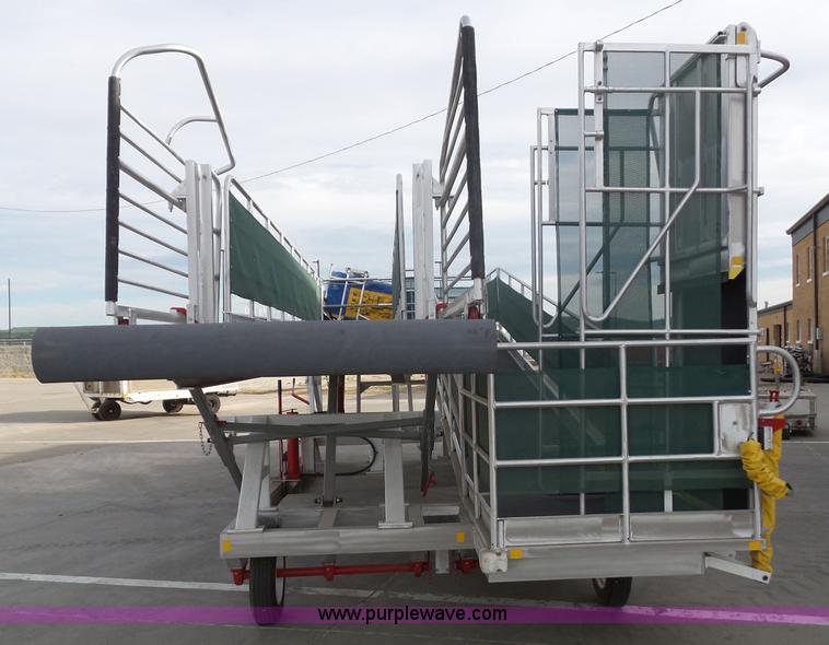 image for item J4851 2011 KCI GSE passenger boarding ramp
