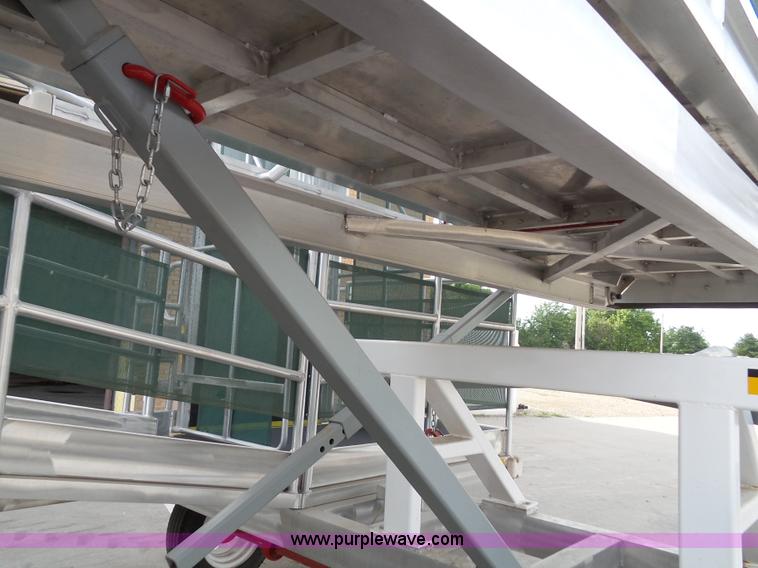 image for item J4851 2011 KCI GSE passenger boarding ramp