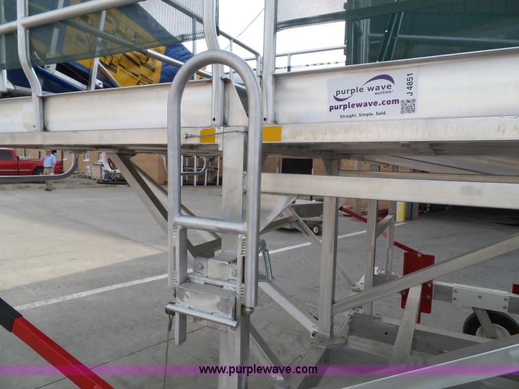 image for item J4851 2011 KCI GSE passenger boarding ramp