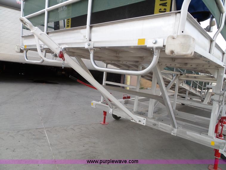 image for item J4851 2011 KCI GSE passenger boarding ramp