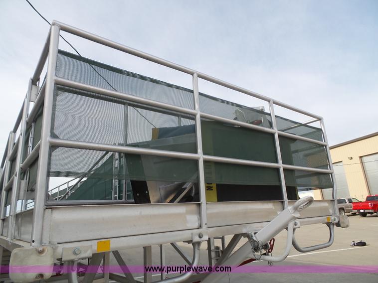 image for item J4851 2011 KCI GSE passenger boarding ramp