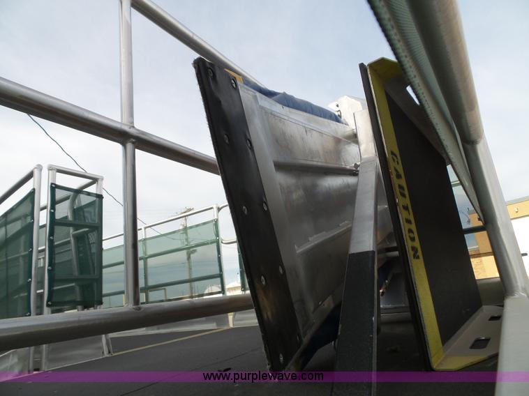 image for item J4851 2011 KCI GSE passenger boarding ramp