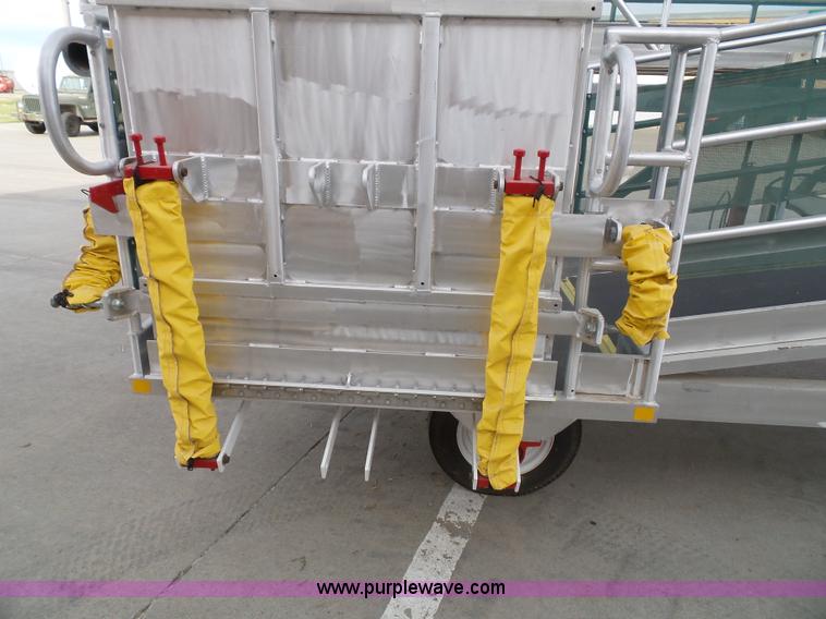 image for item J4851 2011 KCI GSE passenger boarding ramp