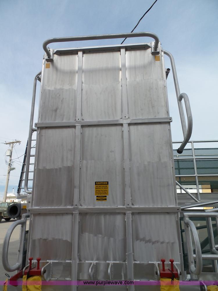 image for item J4851 2011 KCI GSE passenger boarding ramp