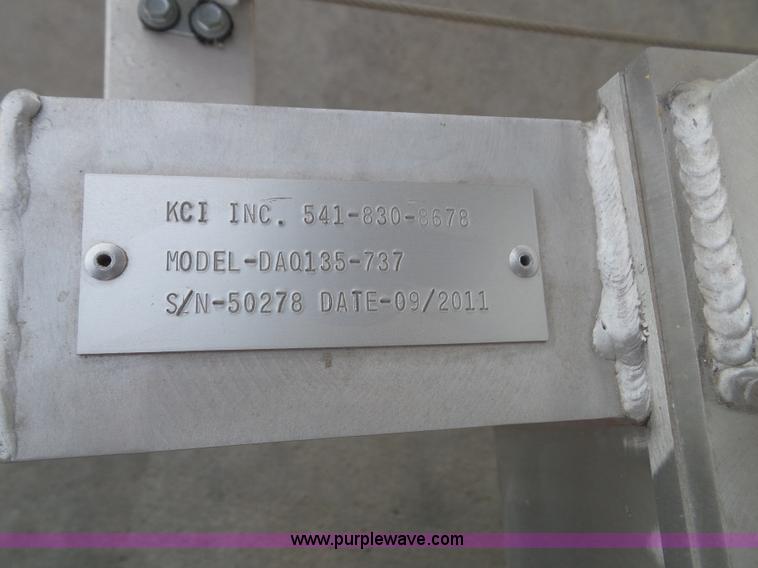 image for item J4851 2011 KCI GSE passenger boarding ramp