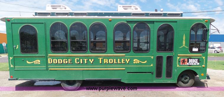 image for item J6028 1994 Ford F53 trolley
