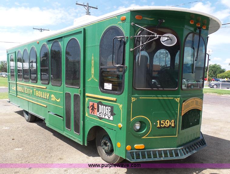 image for item J6028 1994 Ford F53 trolley