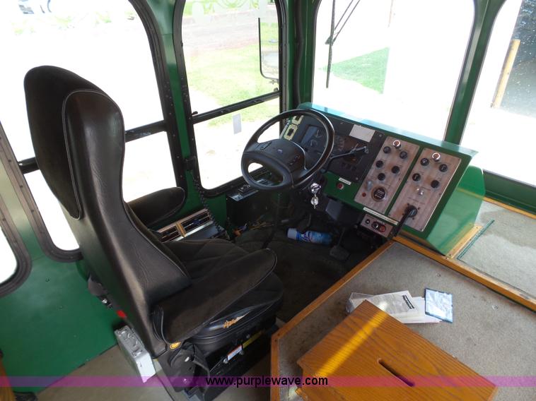 image for item J6028 1994 Ford F53 trolley