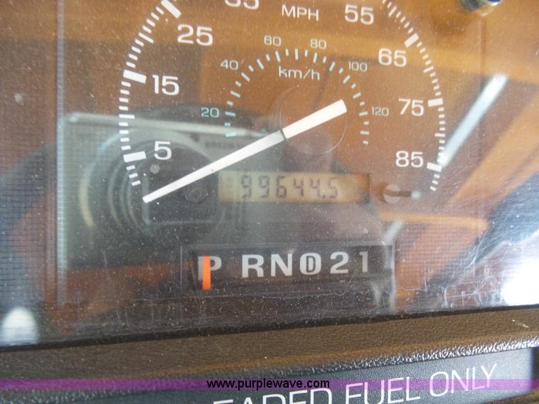 image for item J6028 1994 Ford F53 trolley