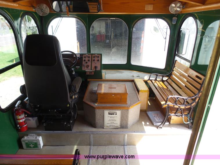 image for item J6028 1994 Ford F53 trolley