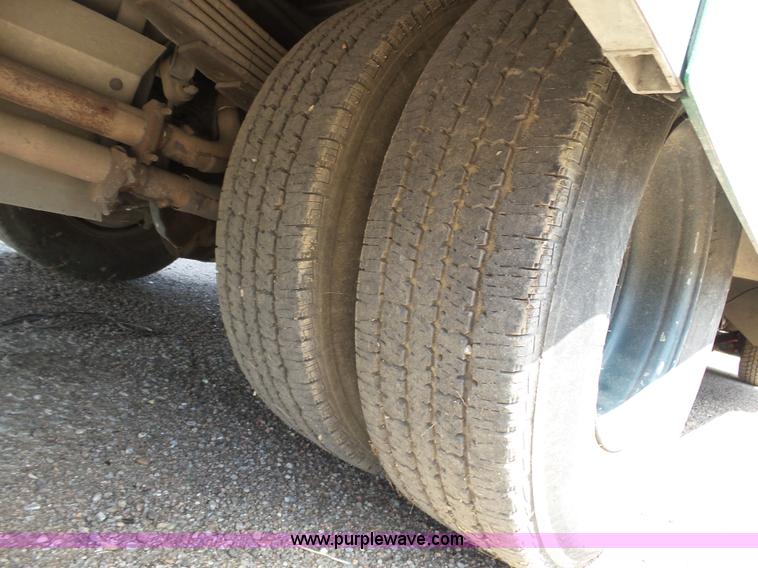 image for item J6028 1994 Ford F53 trolley