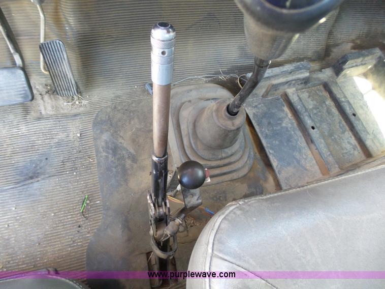 image for item J6031 1997 International 4700 rollback truck