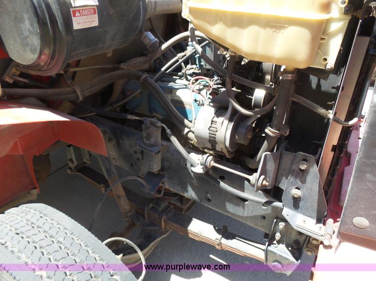 image for item J6031 1997 International 4700 rollback truck