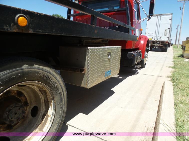 image for item J6031 1997 International 4700 rollback truck