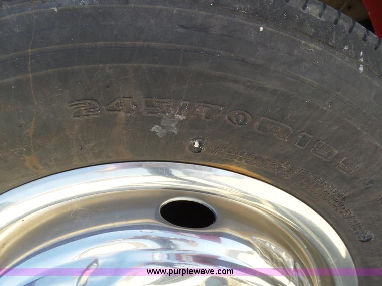 image for item J6031 1997 International 4700 rollback truck