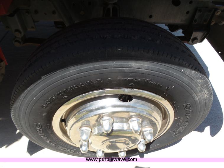 image for item J6031 1997 International 4700 rollback truck