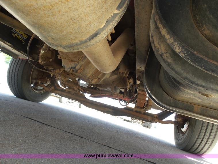 image for item J6031 1997 International 4700 rollback truck