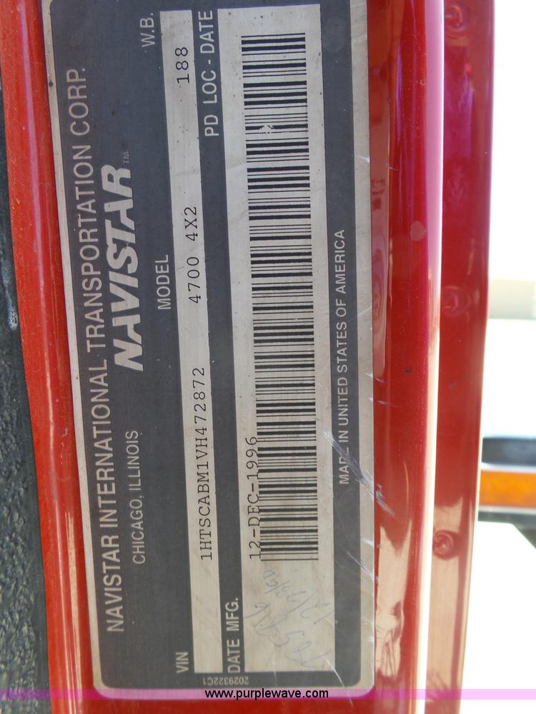 image for item J6031 1997 International 4700 rollback truck