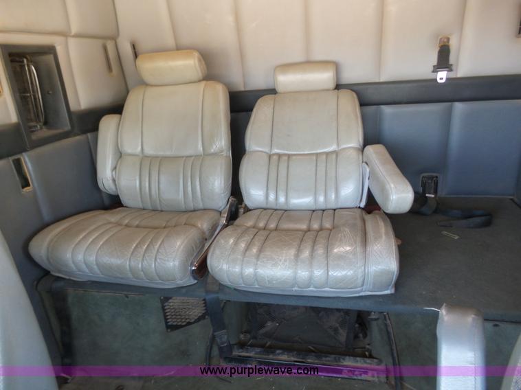 image for item J6032 1998 Volvo S60 semi truck