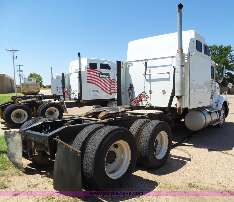 image for item J6033 1997 International 9400 semi truck