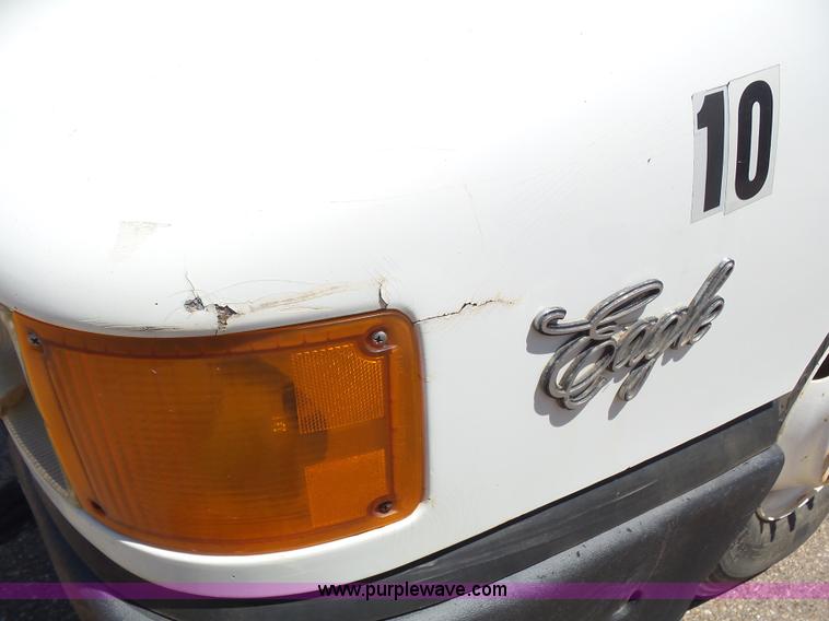 image for item J6033 1997 International 9400 semi truck