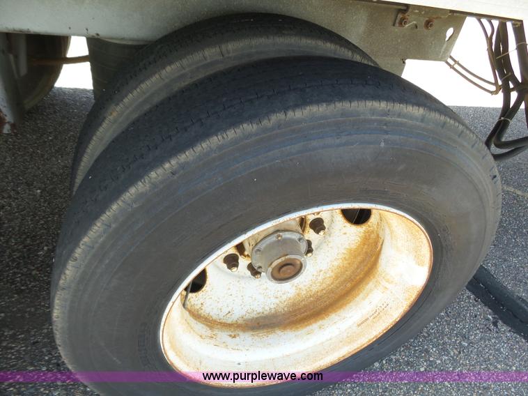 image for item J6034 1997 Wabash SA-102-FFW dry van trailer