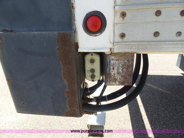 image for item J6034 1997 Wabash SA-102-FFW dry van trailer