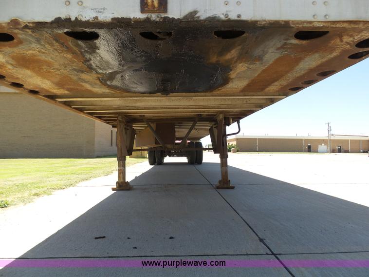 image for item J6035 1978 Fruehauf A9-8576-42-6PR refrigerated van trailer