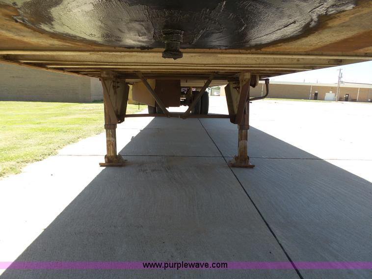 image for item J6035 1978 Fruehauf A9-8576-42-6PR refrigerated van trailer